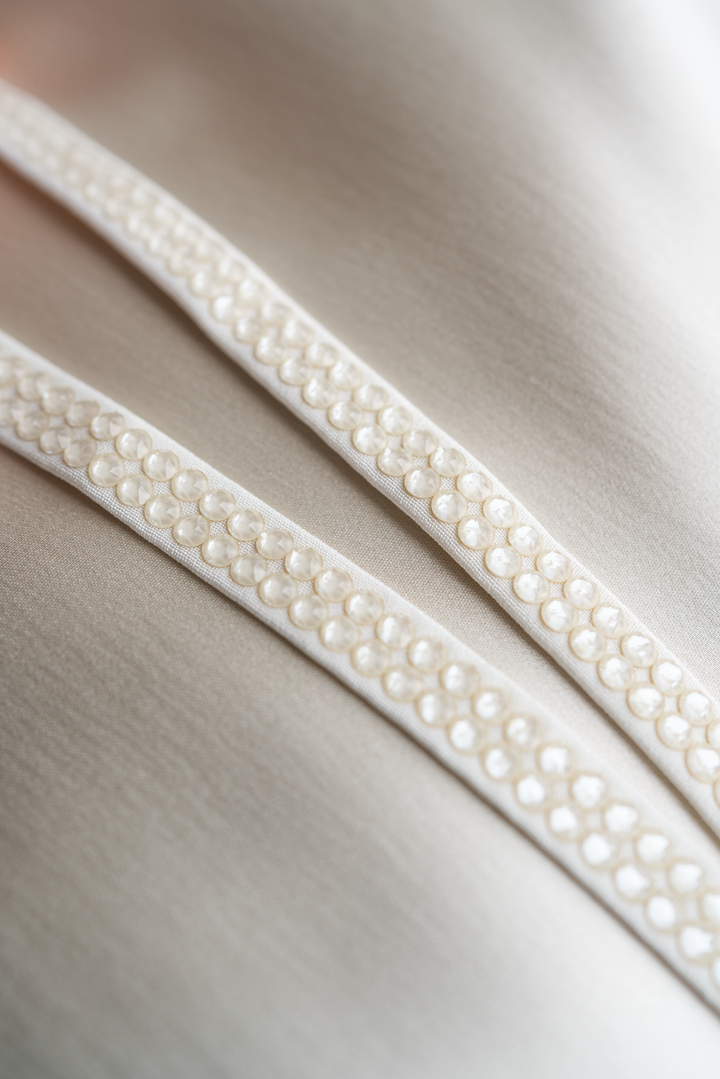 SKINNY IVORY CRYSTAL BELT