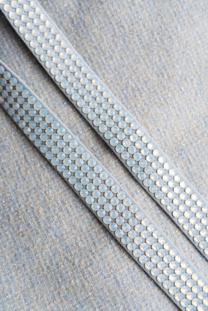 NARROW GRAY CRYSTAL BELT