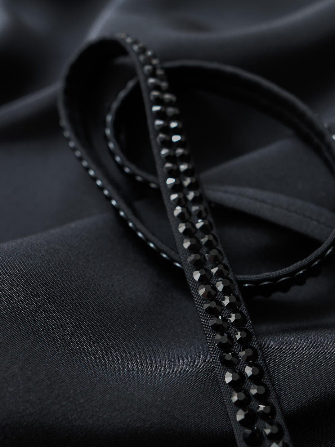 SKINNY BLACK CRYSTAL BELT