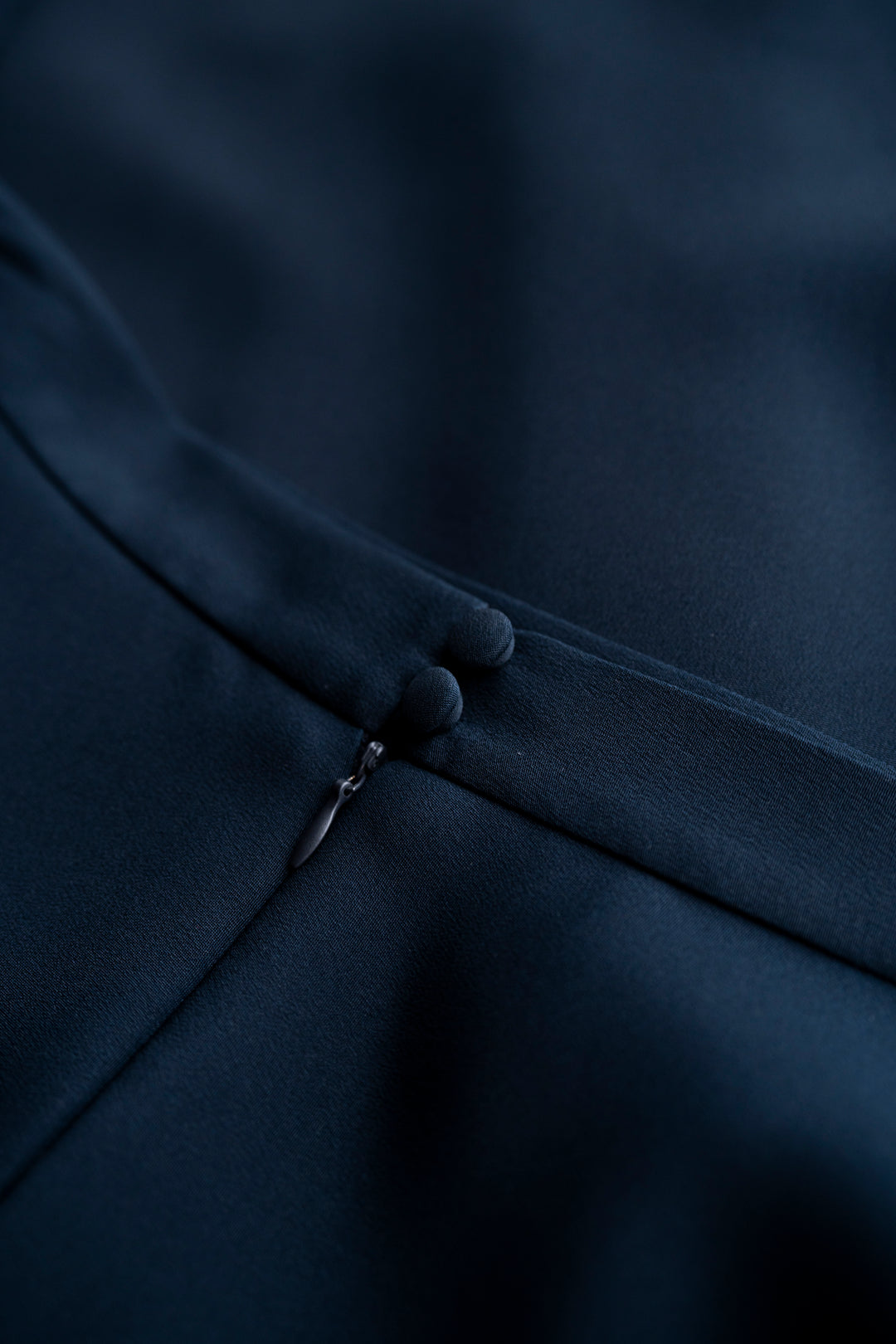 LATANIA NAVY BLUE SILK A-LINE HIGH-LOW HEM SKIRT