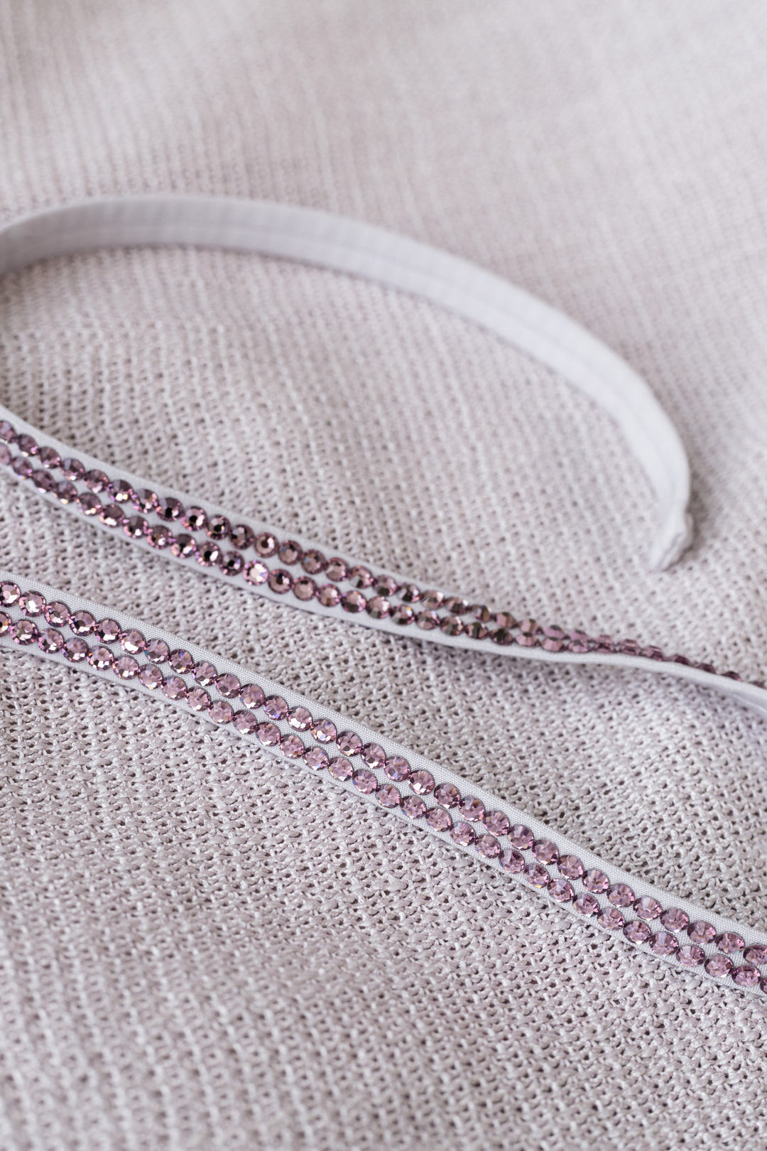 SKINNY PALE LAVENDER CRYSTAL BELT