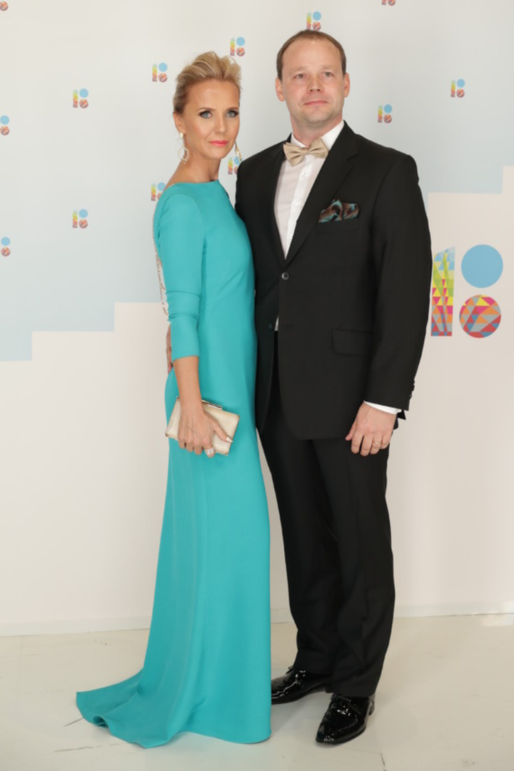 CUSTOM RECEPTION GOWN