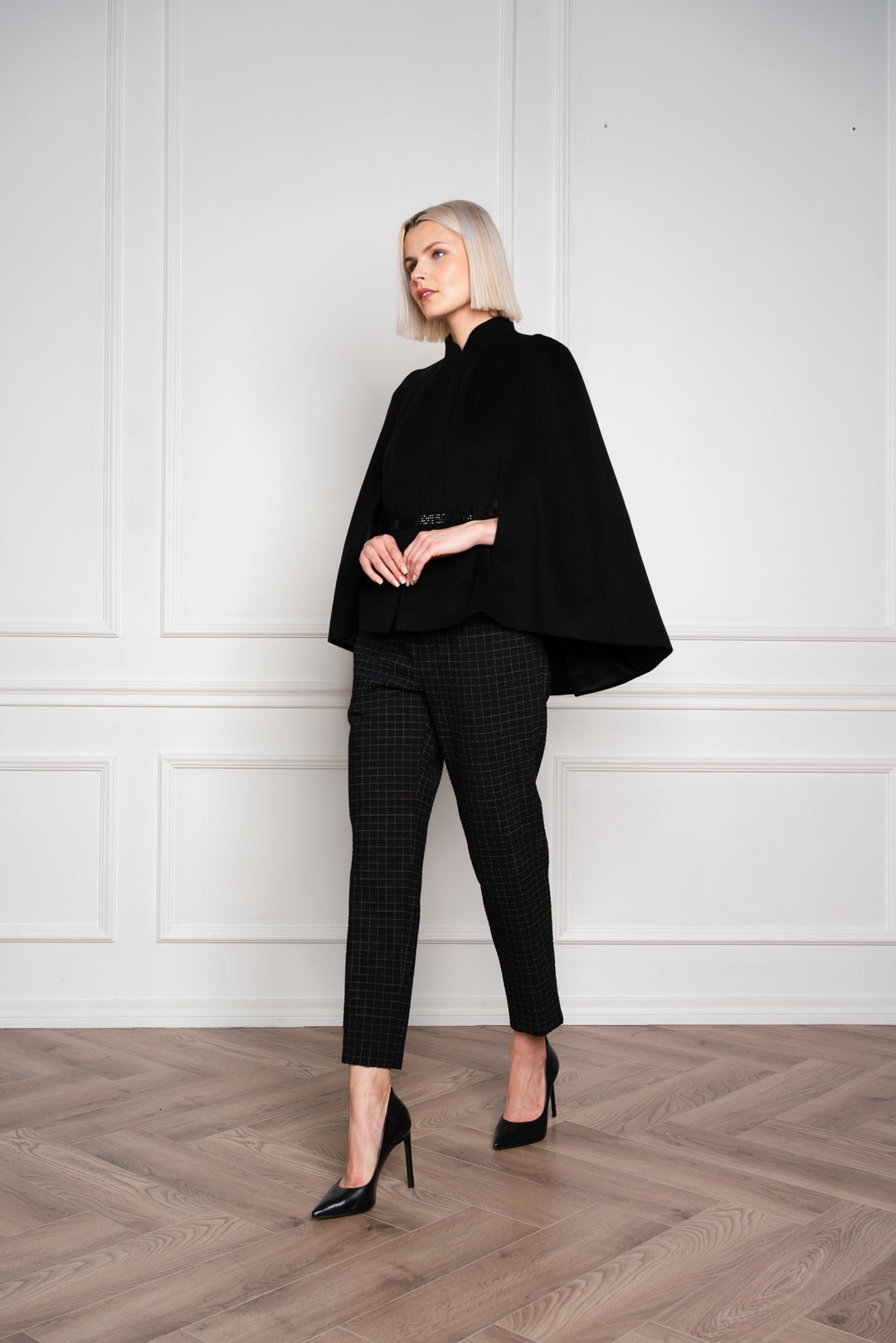 GALATELLA BLACK LIGHTWEIGHT CASHMERE CAPE