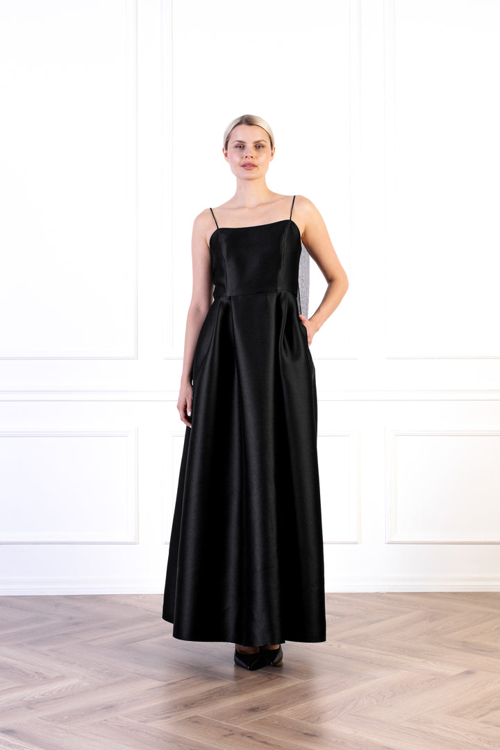 GLORIOSA BLACK SPAGHETTI STRAP GOWN WITH BOW DETAILS