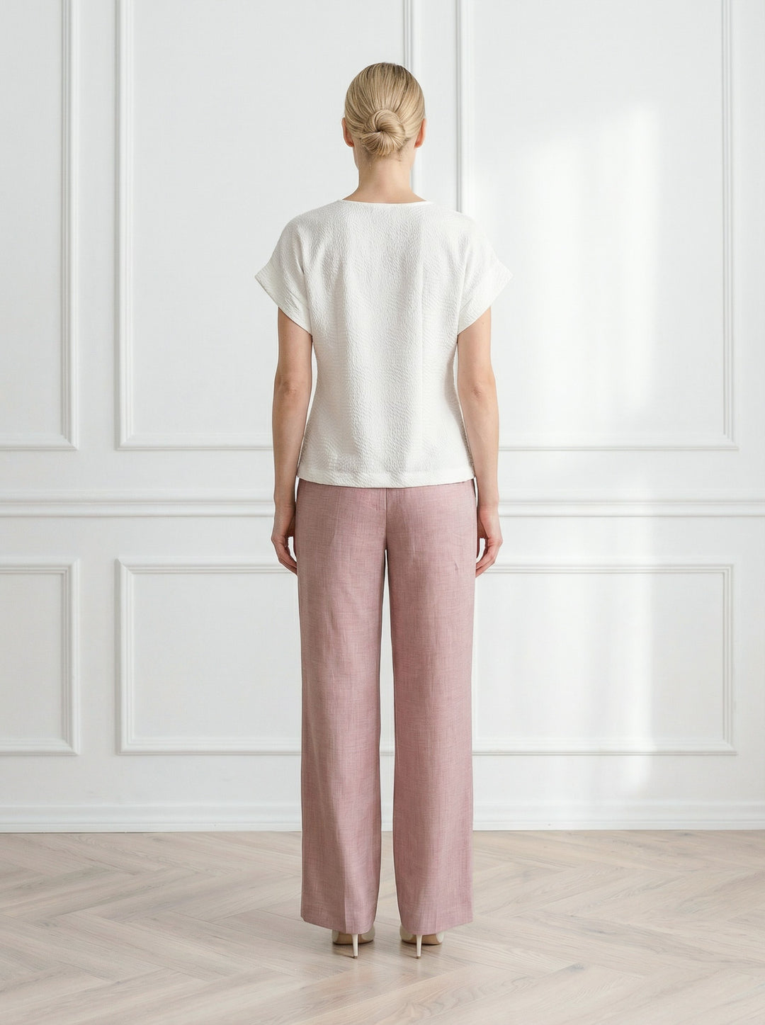 LEPIDIUM WHITE SILK JAQUARD V-NECK TOP