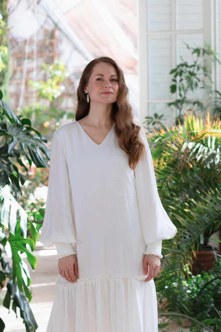 DAPHNE WHITE SILK JACQUARD DRESS WITH SLEEVES