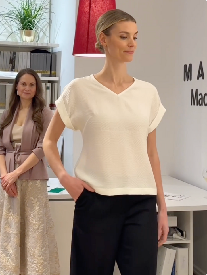 LEPIDIUM WHITE SILK JAQUARD V-NECK TOP