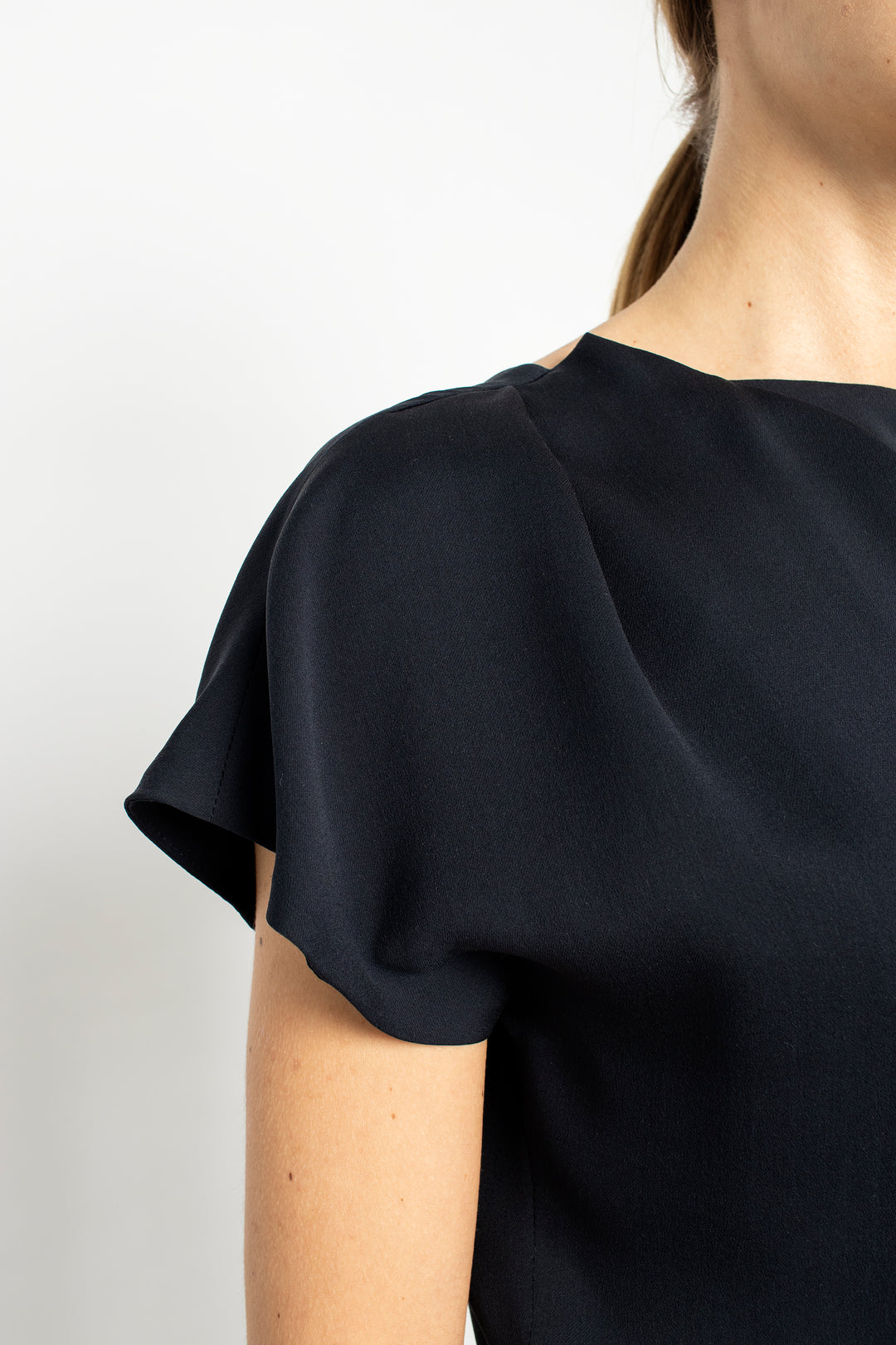 KNIPHOFIA NAVY BLUE ASYMMETRICAL SILK TOP