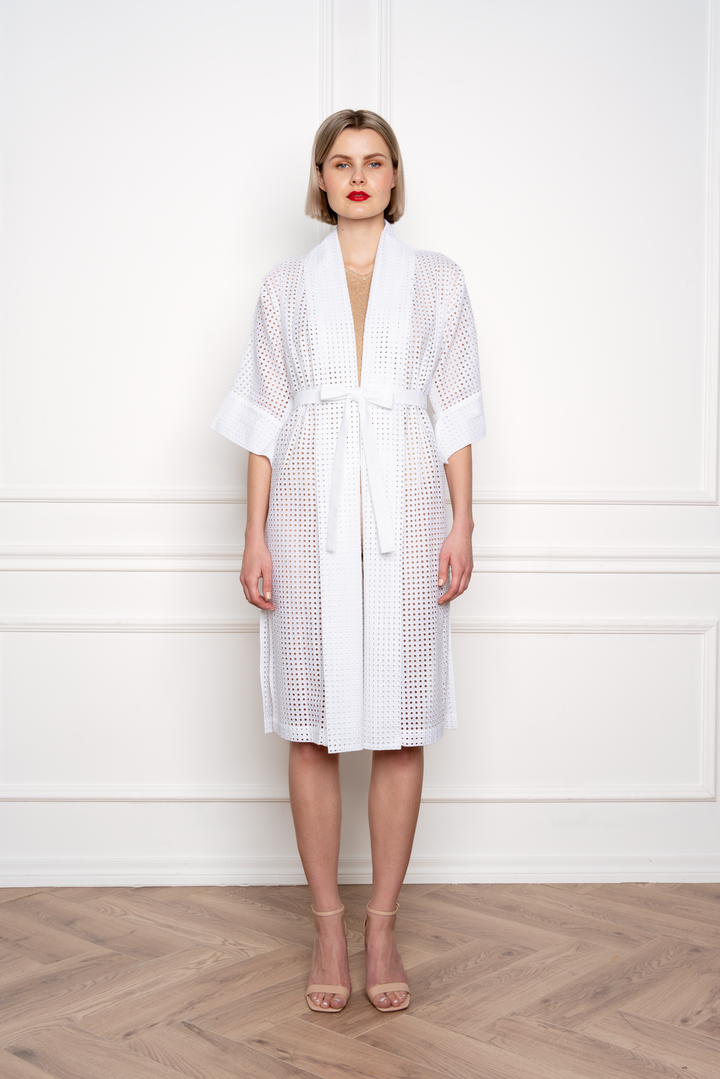 DADISCA WHITE SQUARE BRODERIE ANGLAISE COTTON-POPLIN KIMONO COVER-UP