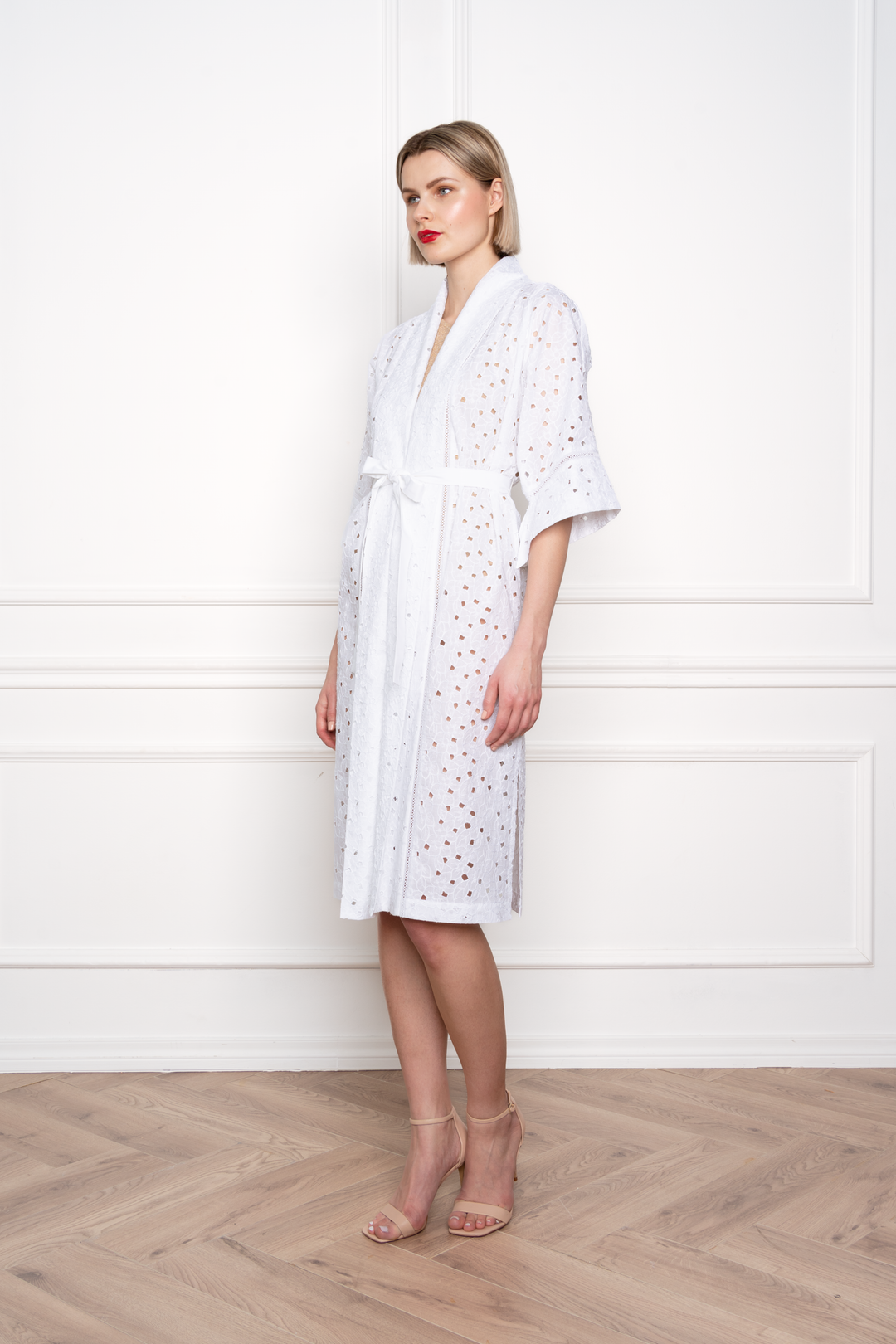 DADISCA WHITE FLORAL BRODERIE ANGLAISE COTTON-POPLIN KIMONO COVER-UP