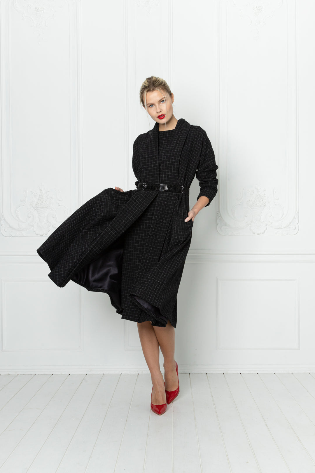 LINARIA BLACK PLAID WOOL SEERSUCKER KIMONO COAT DRESS