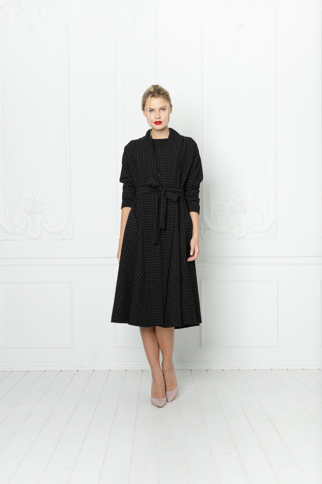 LINARIA BLACK PLAID WOOL SEERSUCKER KIMONO COAT DRESS