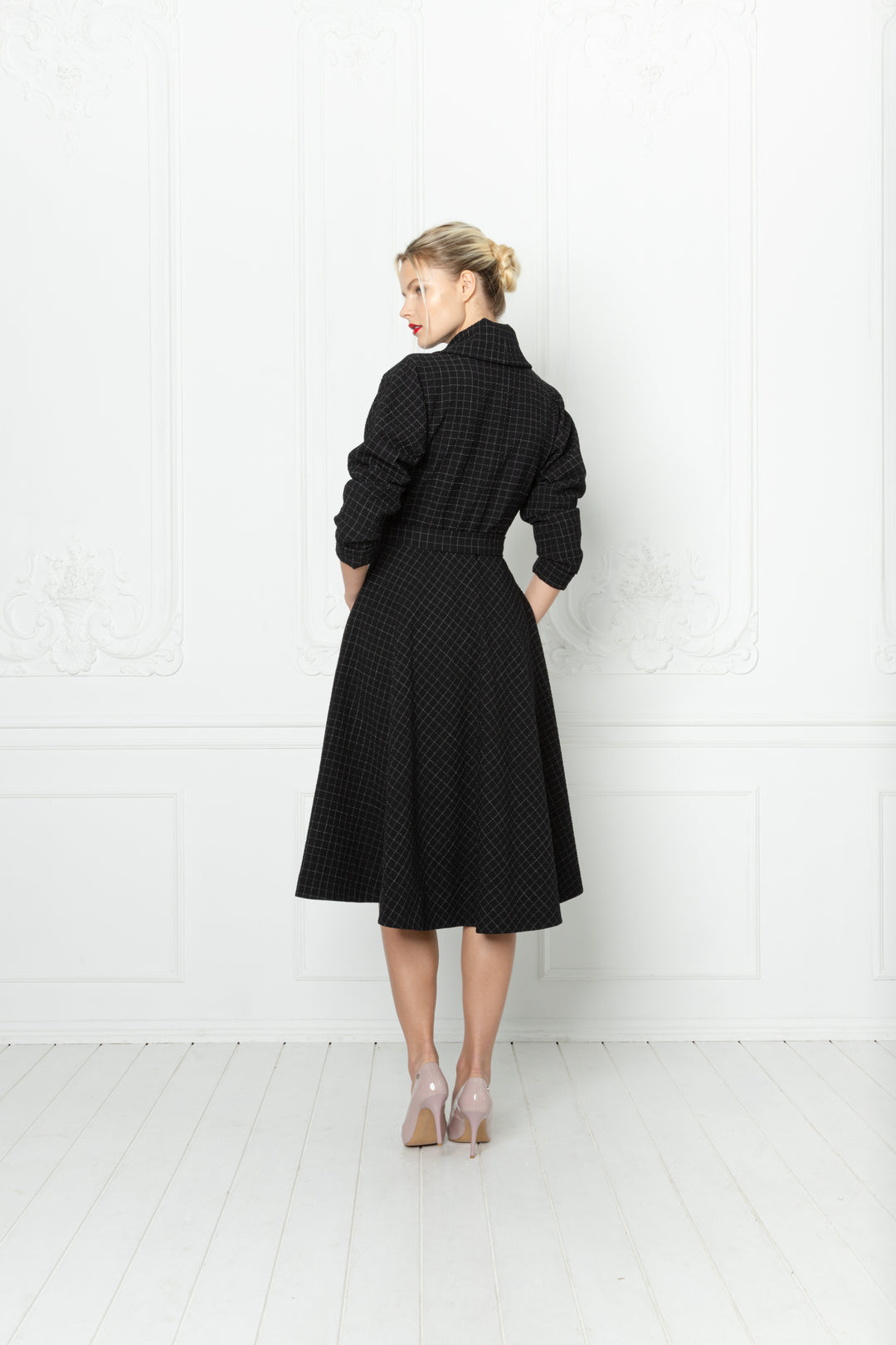 LINARIA BLACK PLAID WOOL SEERSUCKER KIMONO COAT DRESS